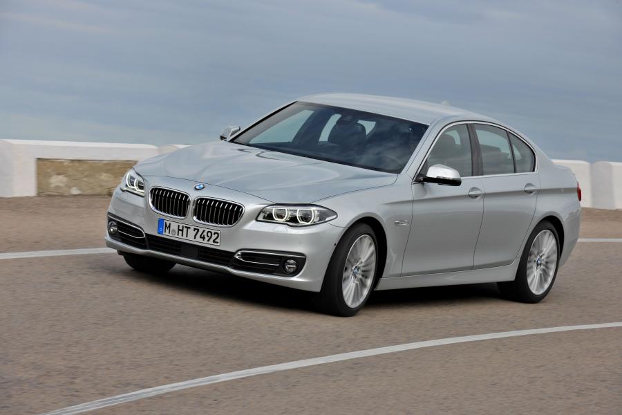  BMW 535i Sedan Luxury Line (F10) 2013 года  (фото 18 из 40)